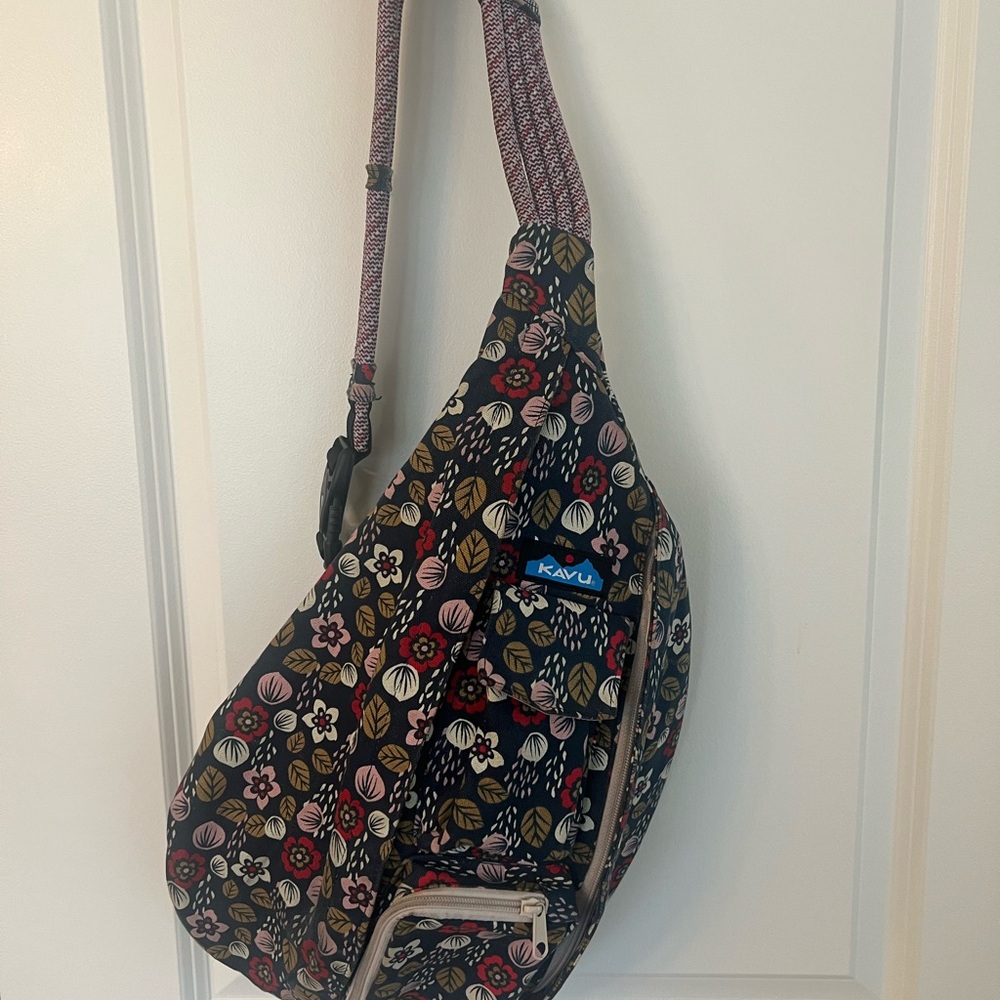 KAVU Women's Floral Sling Bag - Black and Red - Picture 2 of 11